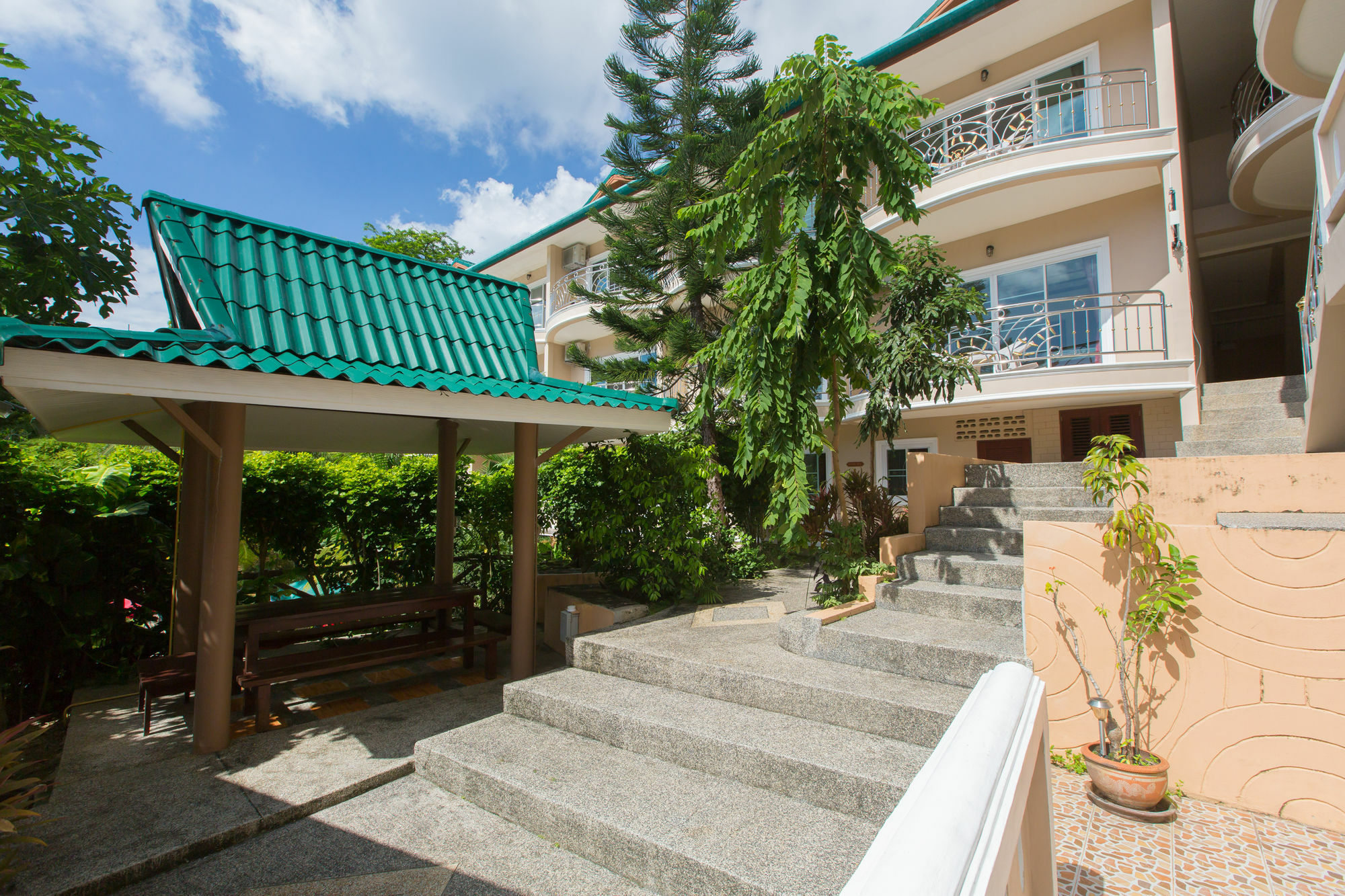 Patong Rai Rom Yen Resort Sha Exteriör bild